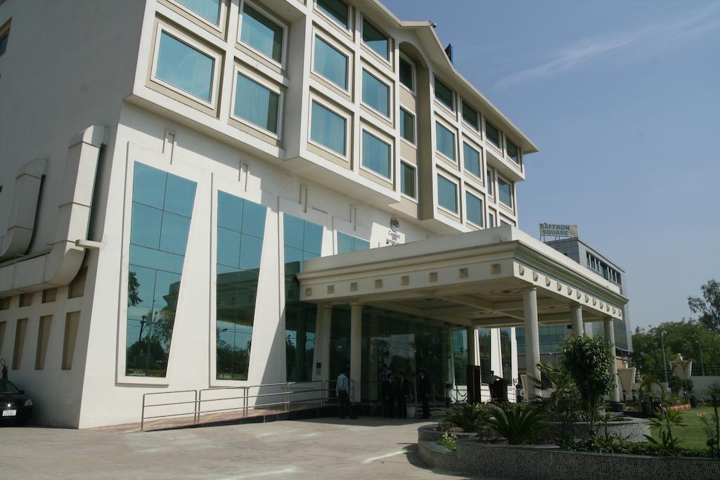 Hotel Saffron Kiran Noida Exterior photo