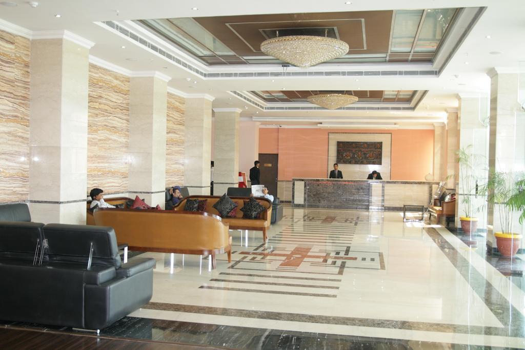 Hotel Saffron Kiran Noida Exterior photo