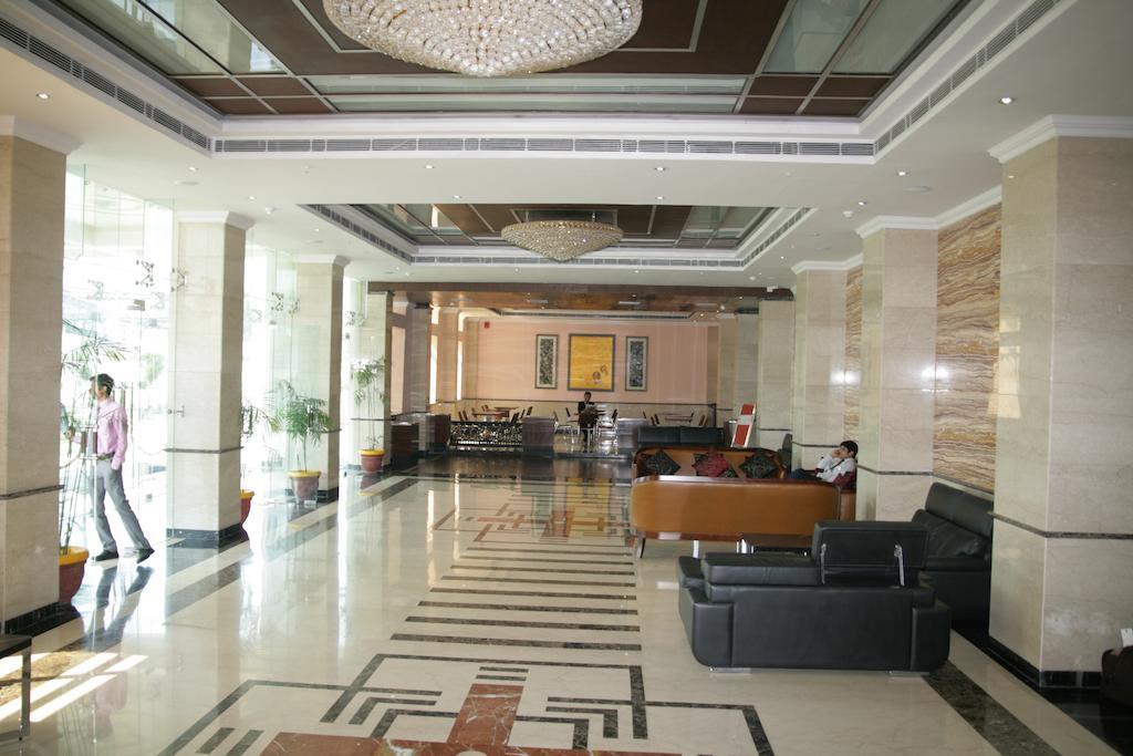 Hotel Saffron Kiran Noida Exterior photo