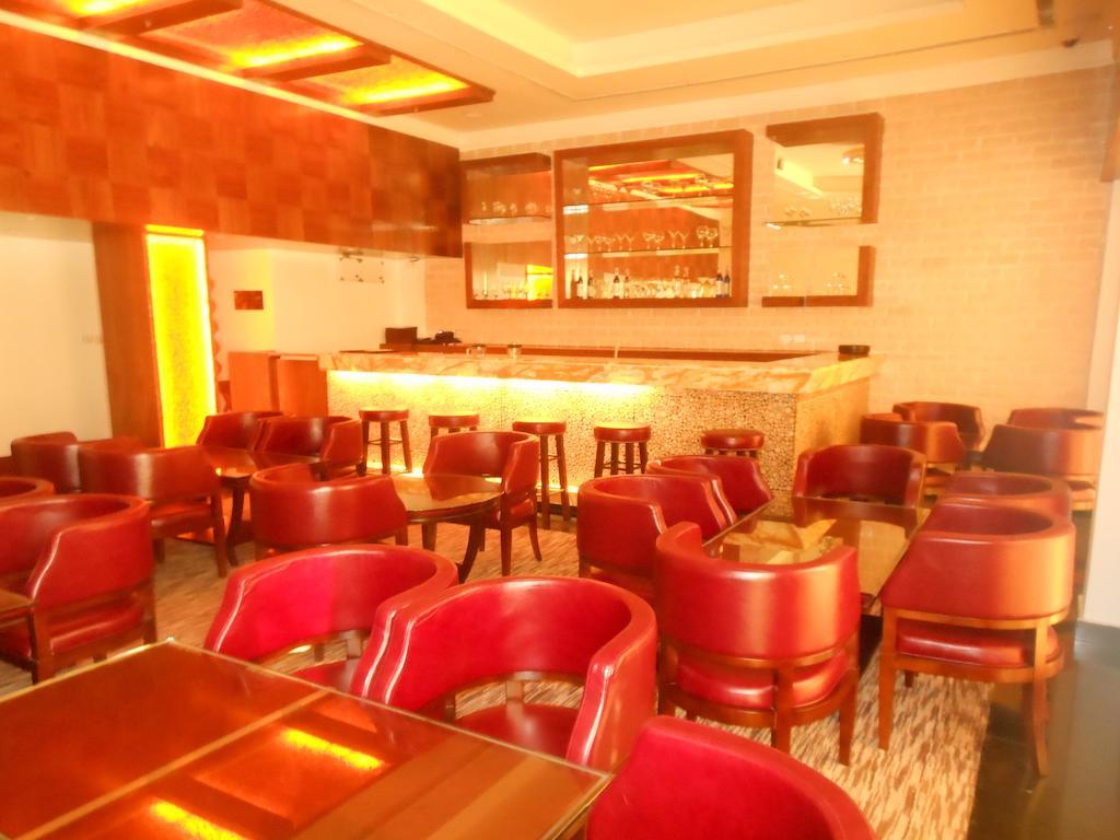 Hotel Saffron Kiran Noida Exterior photo