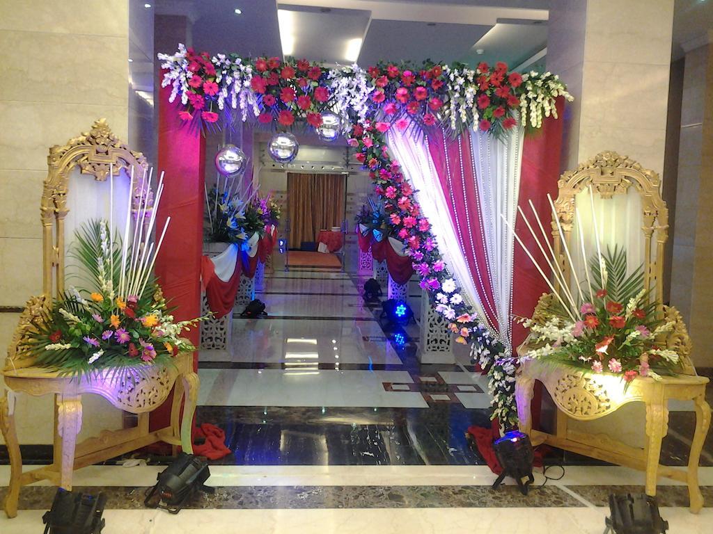 Hotel Saffron Kiran Noida Exterior photo