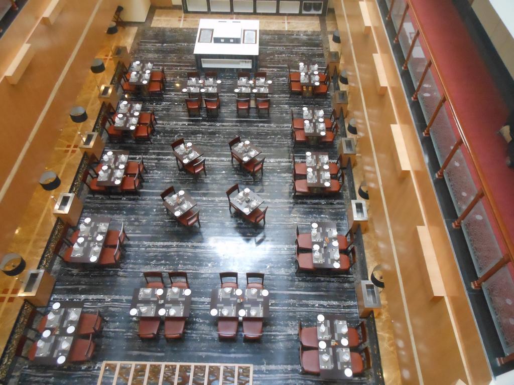 Hotel Saffron Kiran Noida Exterior photo