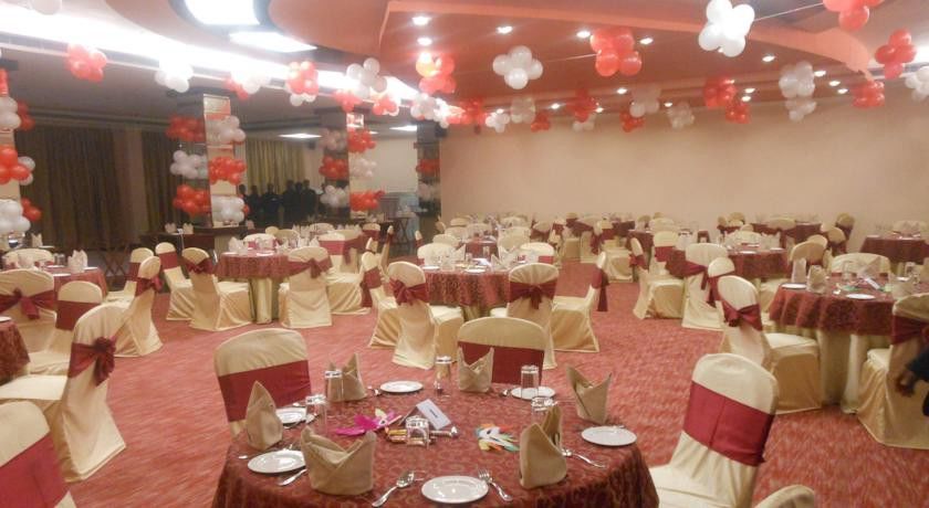 Hotel Saffron Kiran Noida Exterior photo