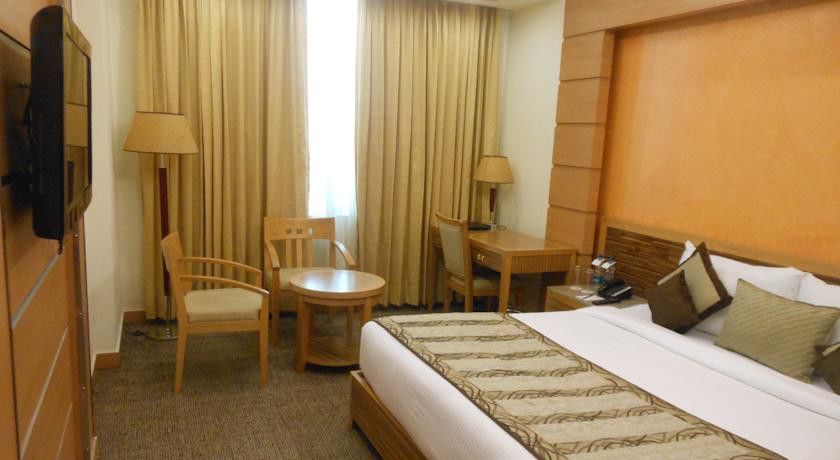 Hotel Saffron Kiran Noida Exterior photo